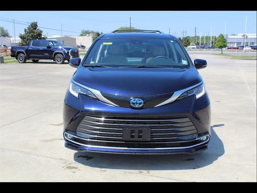 2024 Toyota Sienna Limited