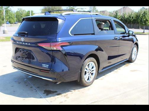 2024 Toyota Sienna Limited