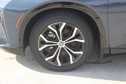 2025 Toyota Crown Signia XLE