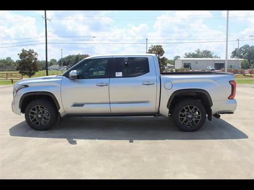 2026 Toyota Tundra Hybrid Platinum