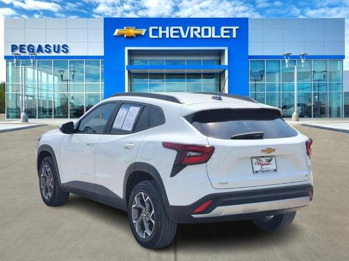 2024 Chevrolet Trax LT