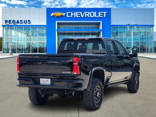 2025 Chevrolet Silverado 2500 4WD Crew Cab Standard Bed ZR2