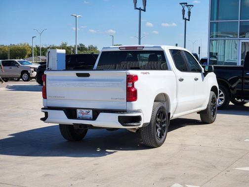 2025 Chevrolet Silverado 1500 Custom
