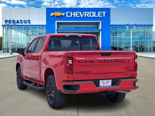 2025 Chevrolet Silverado 1500 Custom