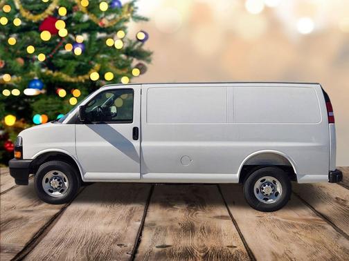 2025 Chevrolet Express 2500 RWD 2500 Regular Wheelbase WT