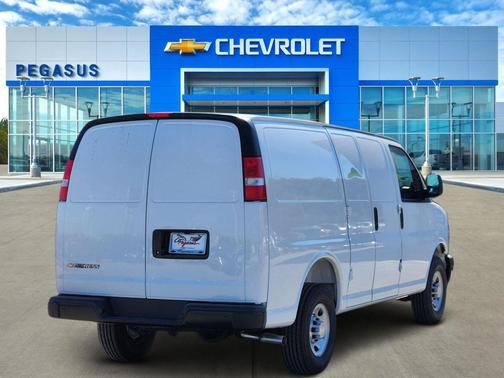 2025 Chevrolet Express 2500 RWD 2500 Regular Wheelbase WT