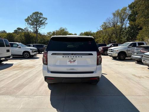 2023 Chevrolet Suburban 4WD Z71