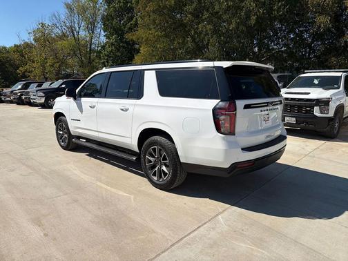 2023 Chevrolet Suburban 4WD Z71