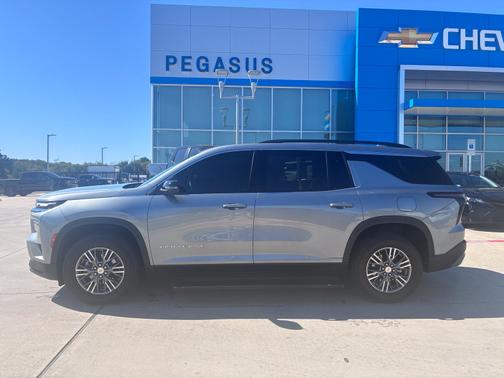 Sterling Gray Metallic 2025 Chevrolet Traverse LT