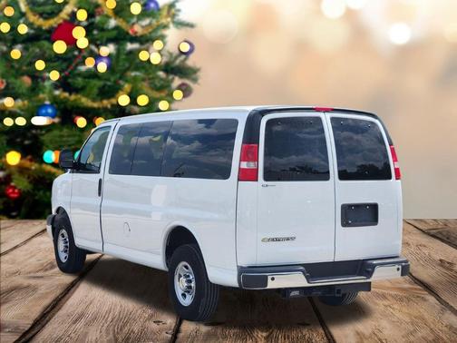 2024 Chevrolet Express 2500 RWD 2500 Regular Wheelbase WT