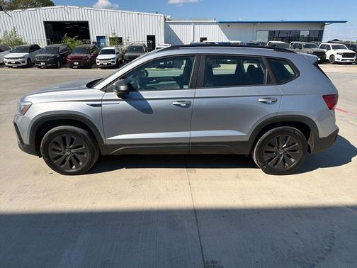 2022 Volkswagen Taos S