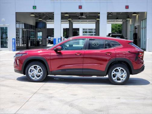 2025 Chevrolet Trax LS