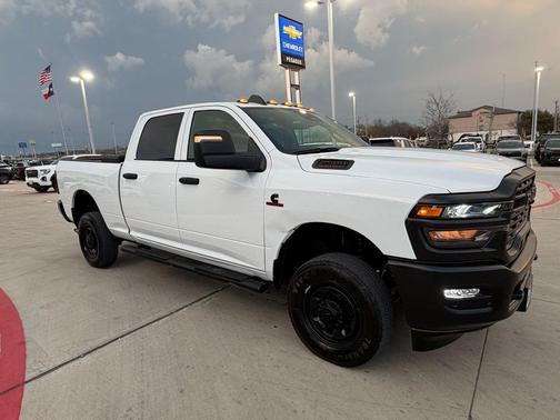 2025 RAM 2500 Tradesman Crew Cab 4x4 6'4' Box