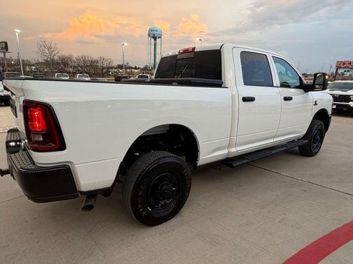 2025 RAM 2500 Tradesman Crew Cab 4x4 6'4' Box