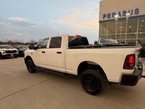 2025 RAM 2500 Tradesman Crew Cab 4x4 6'4' Box