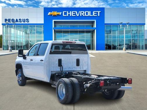 2026 Chevrolet Silverado 3500 WT