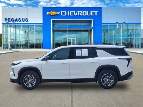 2024 Chevrolet Traverse LT