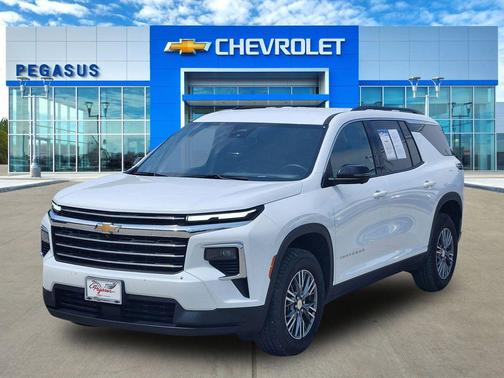 2024 Chevrolet Traverse LT
