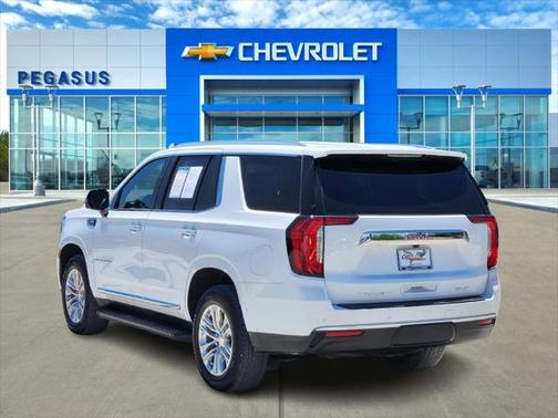 2023 GMC Yukon SLT