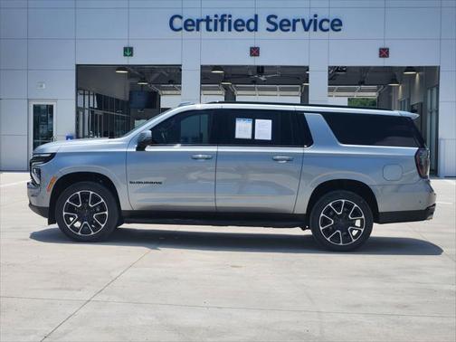 2025 Chevrolet Suburban RST