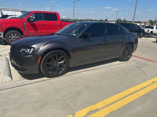 2021 Chrysler 300 Touring