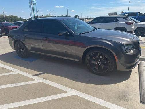 2021 Chrysler 300 Touring