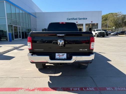 2019 RAM 2500 Big Horn Crew Cab 4x4 8' Box