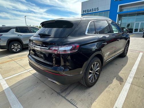 2021 Lincoln Nautilus Standard