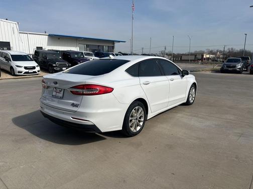 2020 Ford Fusion SE