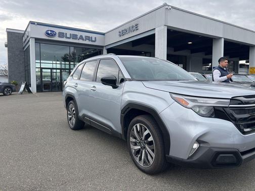 Ice Silver Metallic 2025 Subaru Forester Touring