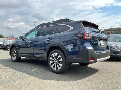 2025 Subaru Outback Touring XT