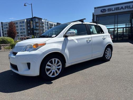 Super White 2009 Scion xD Base