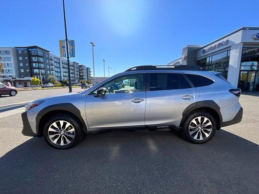 Ice Silver Metallic 2023 Subaru Outback Limited