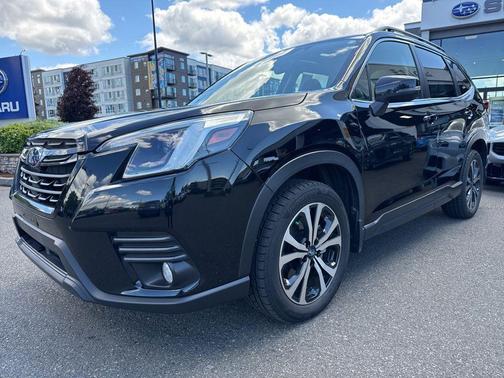 Crystal Black Silica 2023 Subaru Forester Limited