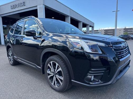Crystal Black Silica 2023 Subaru Forester Limited