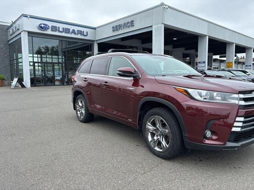 Mica 2017 Toyota Highlander Hybrid Platinum