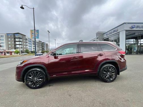 Mica 2017 Toyota Highlander Hybrid Platinum