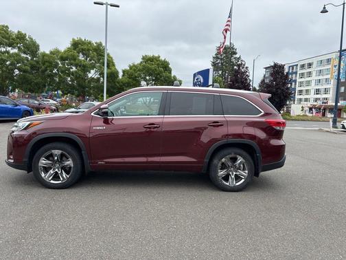 Mica 2017 Toyota Highlander Hybrid Platinum