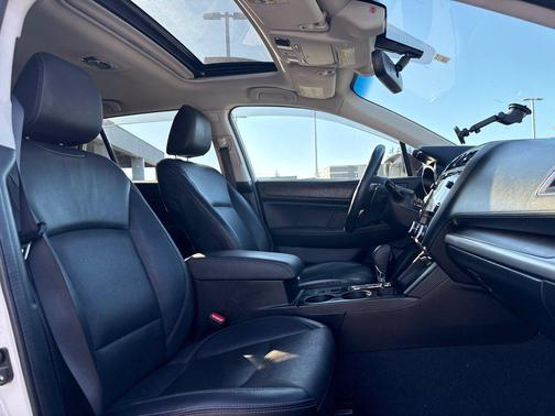 Crystal White Pearl 2018 Subaru Outback 3.6R Limited