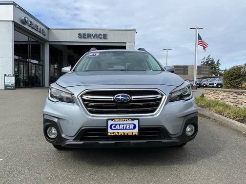 Ice Silver Metallic 2018 Subaru Outback 2.5i Limited