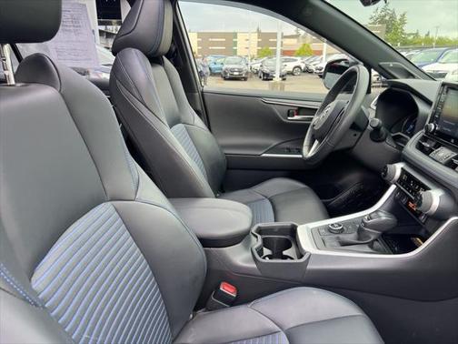 2020 Toyota RAV4 Hybrid SE