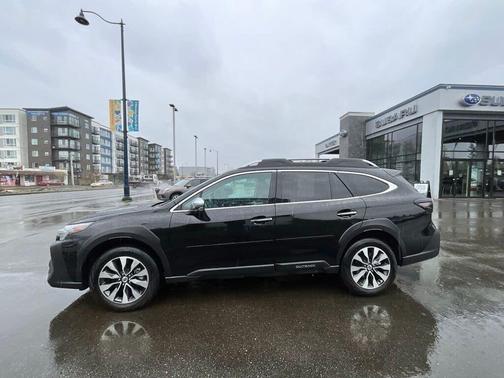 Crystal Black Silica 2024 Subaru Outback Touring XT