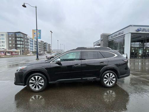 Crystal Black Silica 2024 Subaru Outback Touring XT