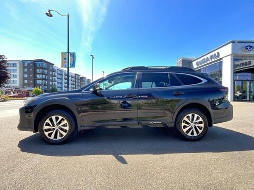 Crystal Black Silica 2025 Subaru Outback Premium