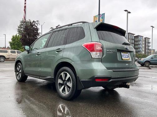 Jasmine Green Metallic 2018 Subaru Forester 2.5i Premium