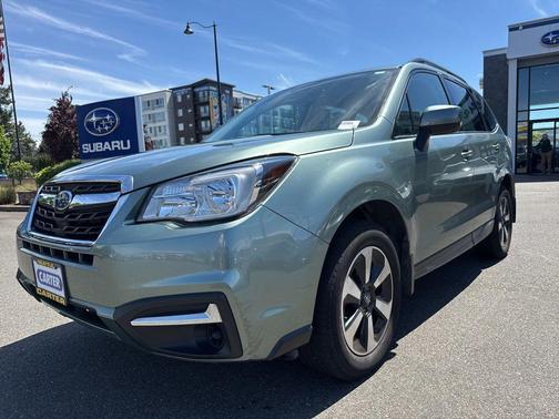Jasmine Green Metallic 2018 Subaru Forester 2.5i Premium