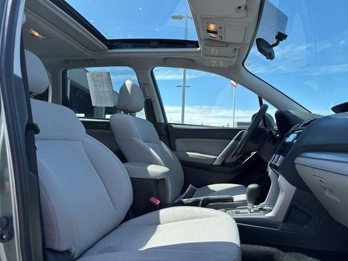 Jasmine Green Metallic 2018 Subaru Forester 2.5i Premium