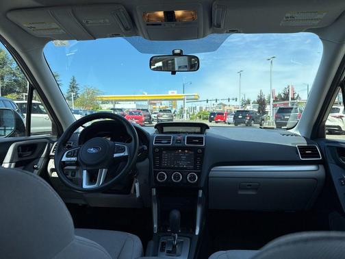 Jasmine Green Metallic 2018 Subaru Forester 2.5i Premium