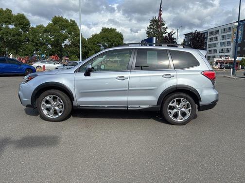 Ice Silver Metallic 2018 Subaru Forester 2.5i Touring