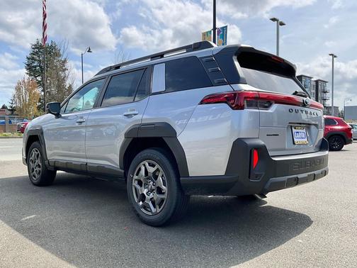 Ice Silver Metallic 2026 Subaru Outback Premium